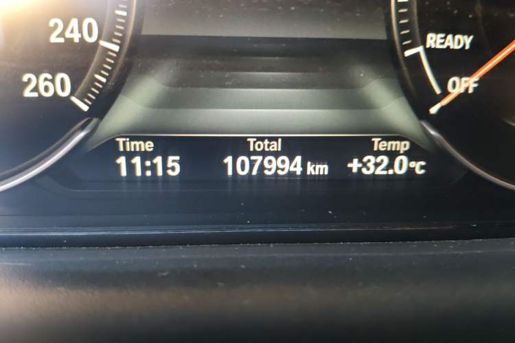 Used BMW 3 Series 2019 320Li Fashion Model Odometer Close Up