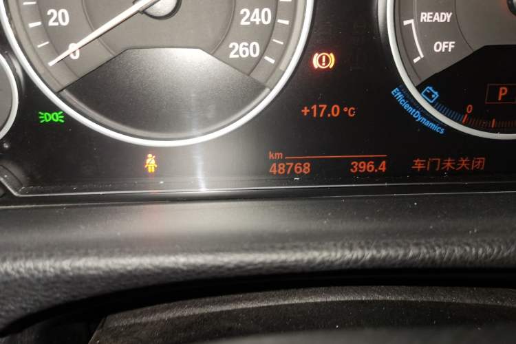Used BMW 3 Series 2019 320Li xDrive Fashion Model Odometer Close Up