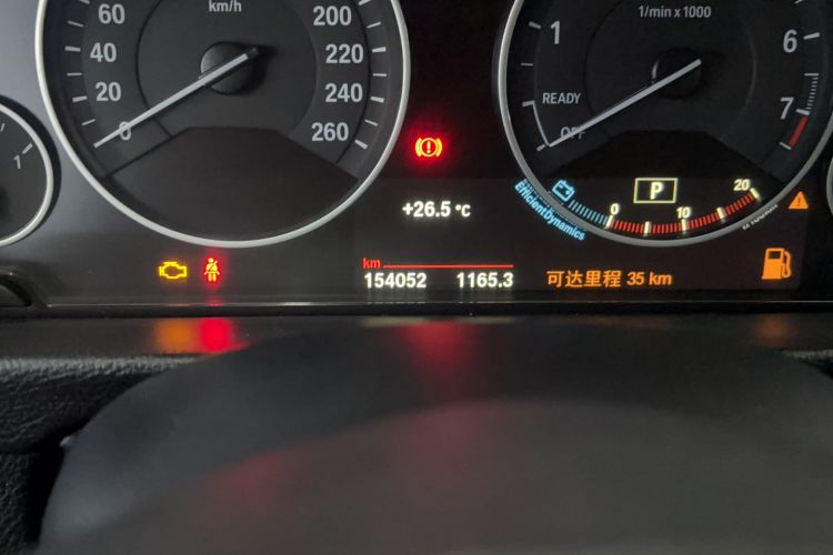 Used BMW 3 Series 2019 320Li Fashion Model Odometer Close Up
