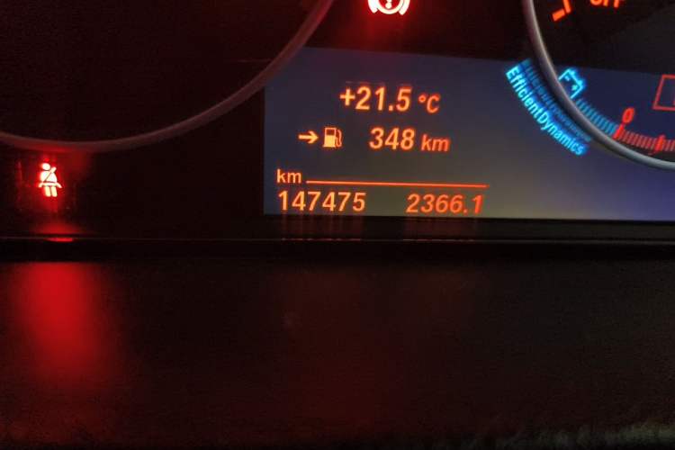 Used BMW 3 Series 2019 320Li xDrive Fashion Model Odometer Close Up