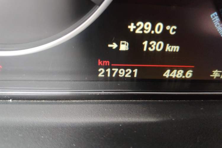 Used BMW 3 Series 2019 320Li Fashion Model Odometer Close Up