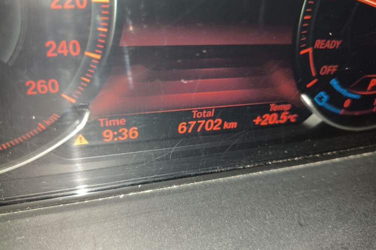 Used BMW 3 Series 2019 320Li M Sport Package Odometer Close Up