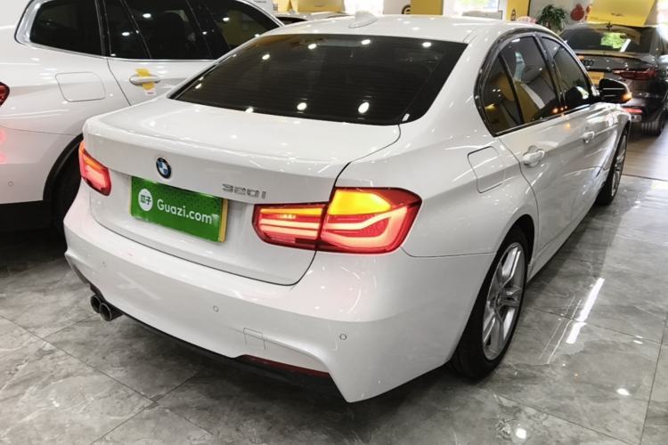 Used BMW 3 Series 2019 320i M Sport Package Rear Right 45 Deg
