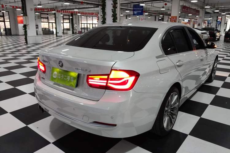 Used BMW 3 Series 2019 320Li xDrive Fashion Model Rear Right 45 Deg