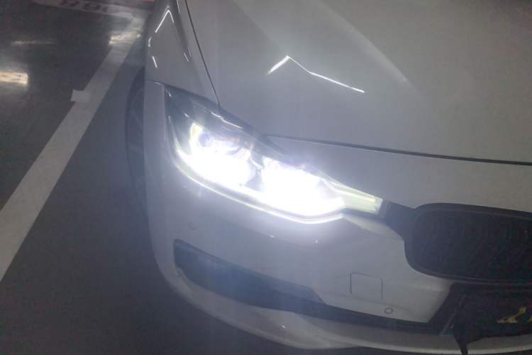 Used BMW 3 Series 2019 320Li Fashion Model Right Front Headlight
