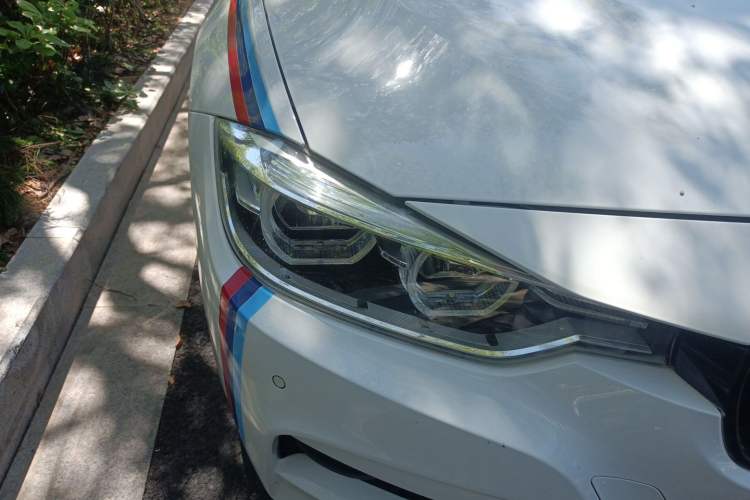 Used BMW 3 Series 2019 320i M Sport Package Right Front Headlight