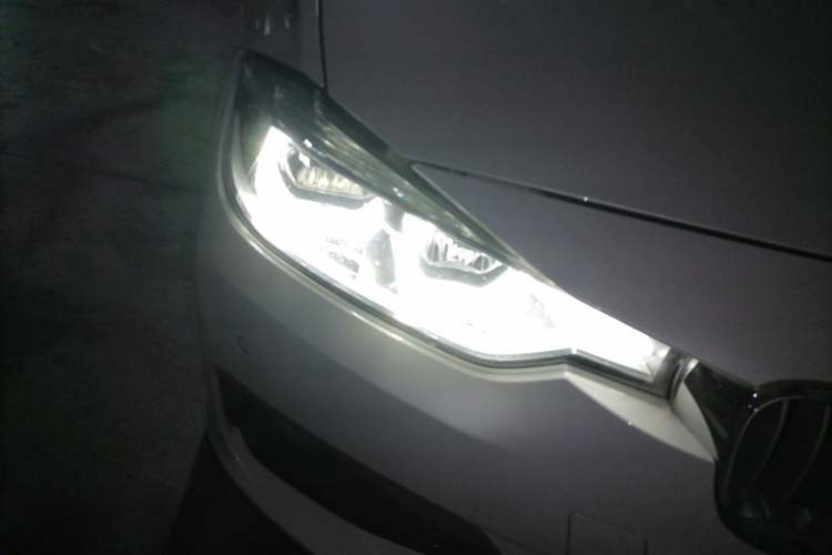 Used BMW 3 Series 2019 320Li Fashion Model Right Front Headlight