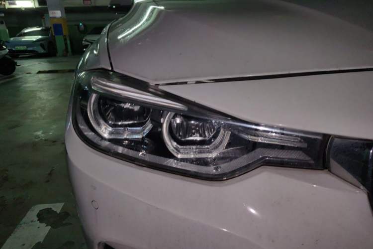 Used BMW 3 Series 2019 320i M Sport Package Right Front Headlight