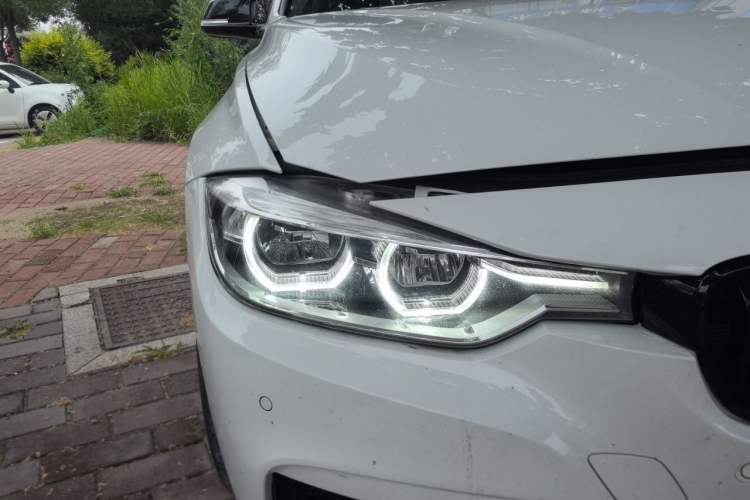 Used BMW 3 Series 2019 320i M Sport Package Right Front Headlight