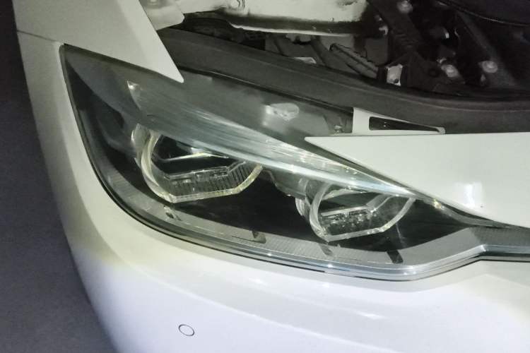 Used BMW 3 Series 2019 320i M Sport Package Right Front Headlight