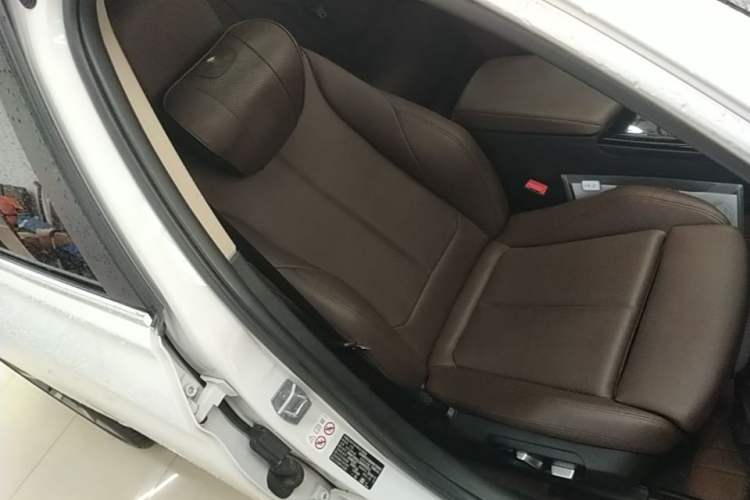 Used BMW 3 Series 2019 320Li Fashion Model Right Front Seat