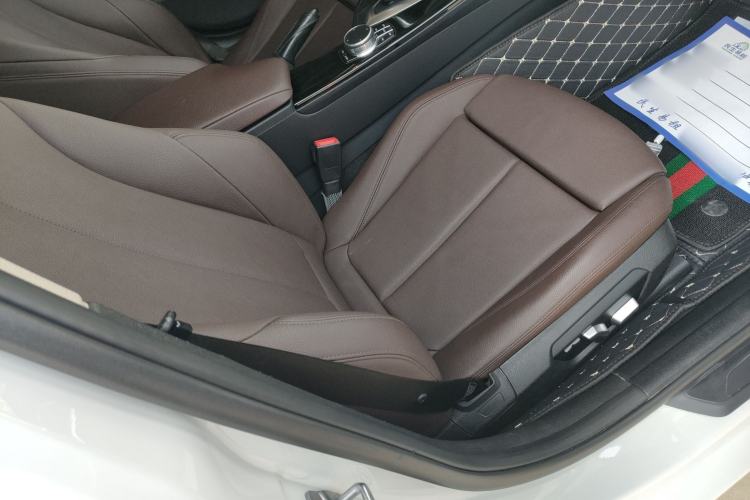Used BMW 3 Series 2019 320Li Fashion Model Right Front Seat