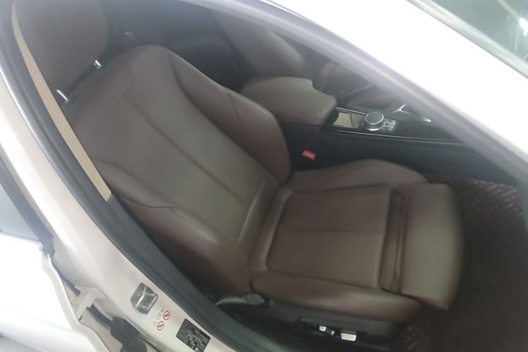 Used BMW 3 Series 2019 320Li Fashion Model Right Front Seat