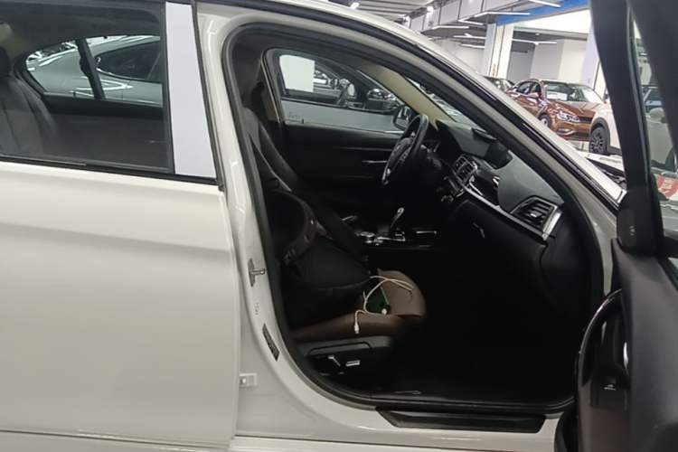 Used BMW 3 Series 2019 320Li Fashion Model Right Front Seat