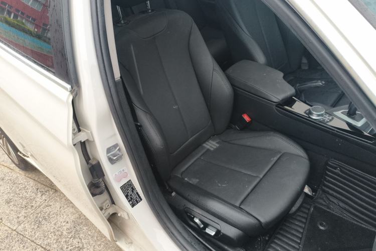 Used BMW 3 Series 2019 320Li Fashion Model Right Front Seat
