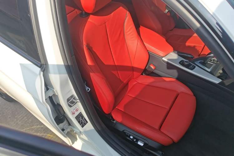 Used BMW 3 Series 2019 320i M Sport Package Right Front Seat