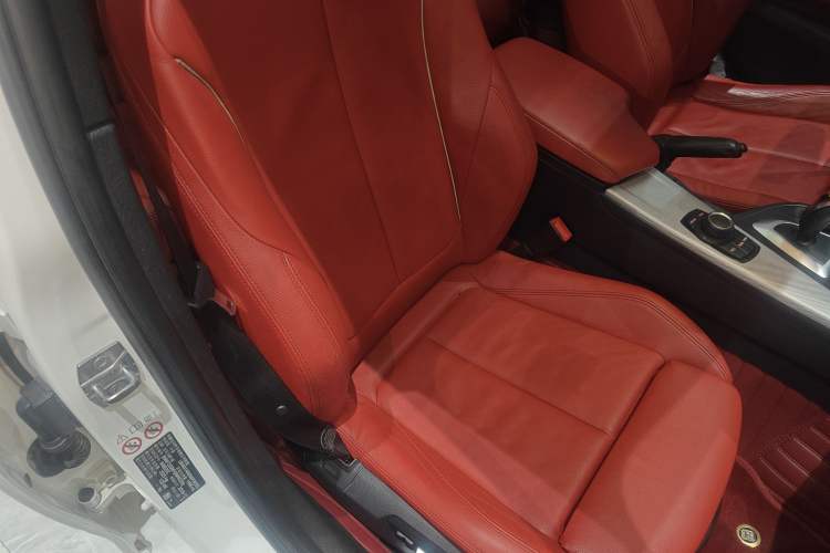 Used BMW 3 Series 2019 320i M Sport Package Right Front Seat