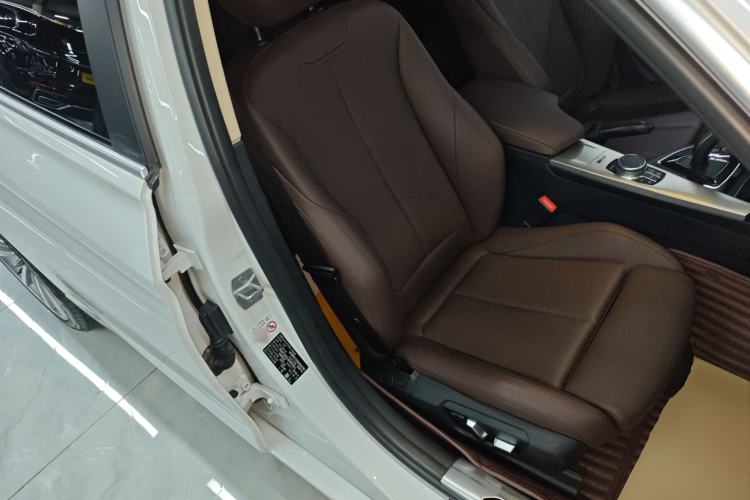 Used BMW 3 Series 2019 320Li Fashion Model Right Front Seat