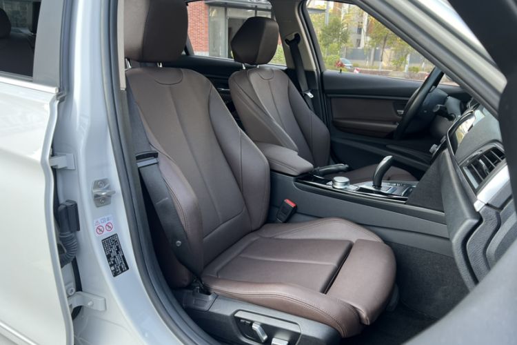 Used BMW 3 Series 2019 320Li Fashion Model Right Front Seat