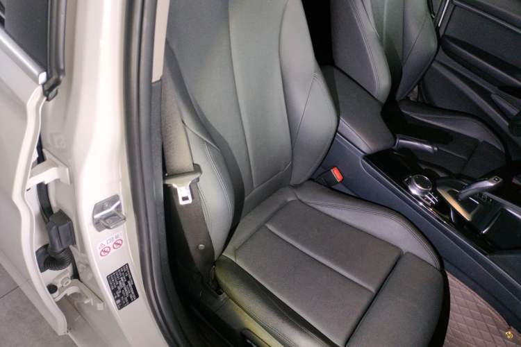 Used BMW 3 Series 2019 320Li Fashion Model Right Front Seat
