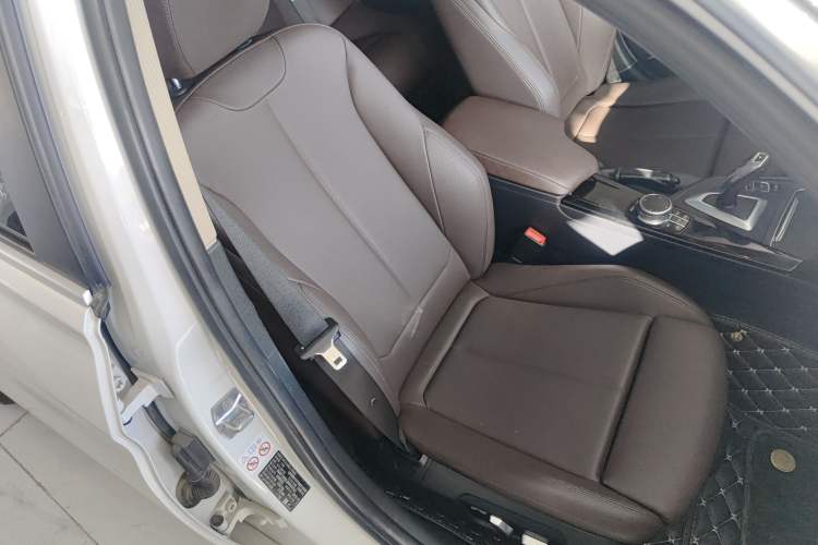 Used BMW 3 Series 2019 320Li Fashion Model Right Front Seat