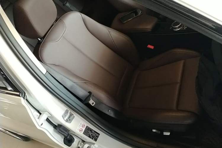 Used BMW 3 Series 2019 320Li M Sport Package Right Front Seat