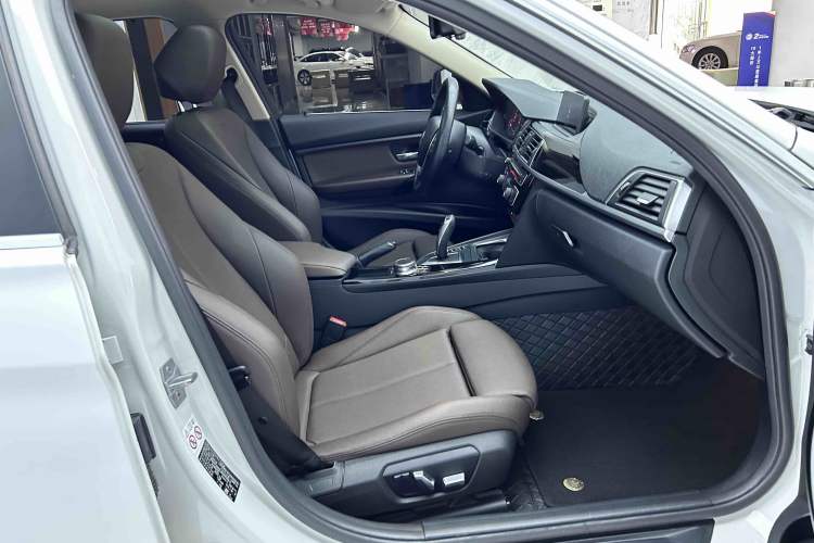 Used BMW 3 Series 2019 320Li Fashion Model Right Front Seat