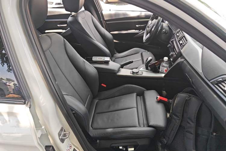 Used BMW 3 Series 2019 320i M Sport Night Edition Right Front Seat