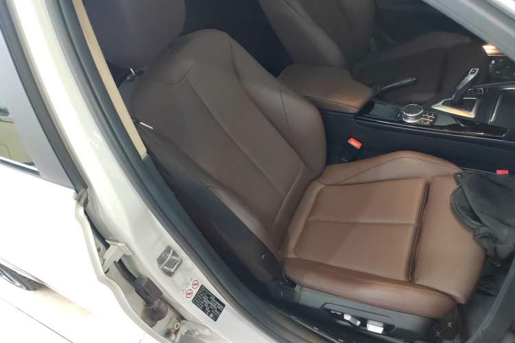 Used BMW 3 Series 2019 320Li Fashion Model Right Front Seat