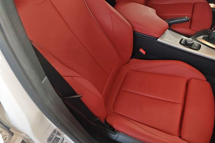 Used BMW 3 Series 2019 320i M Sport Package Right Front Seat