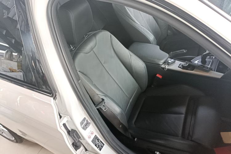 Used BMW 3 Series 2019 320i M Sport Package Right Front Seat