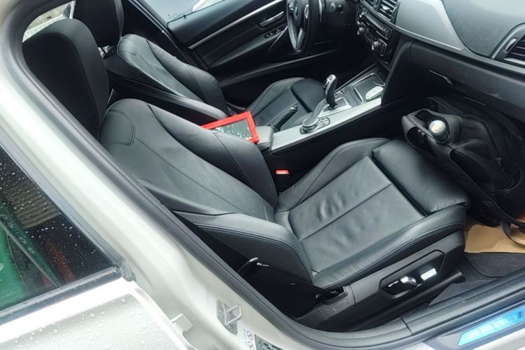 Used BMW 3 Series 2019 320i M Sport Night Edition Right Front Seat