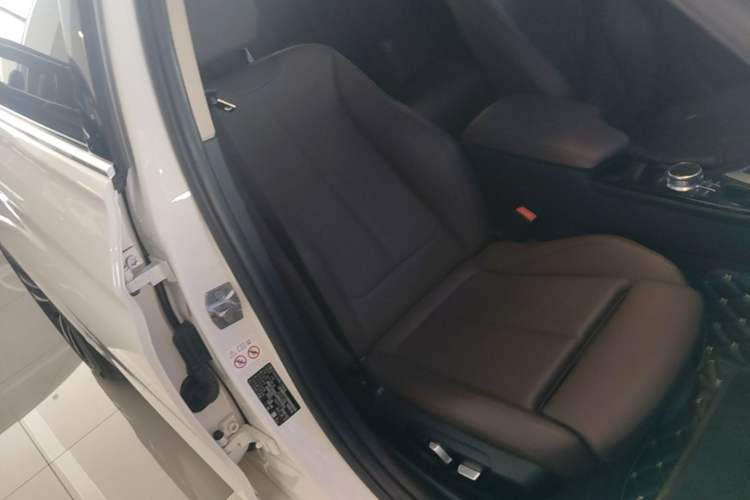 Used BMW 3 Series 2019 320Li M Luxury Package Right Front Seat