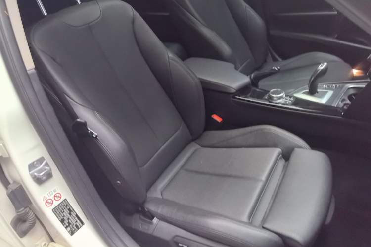 Used BMW 3 Series 2019 320Li Fashion Model Right Front Seat