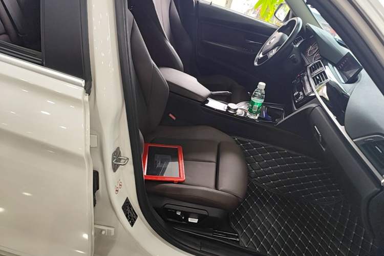 Used BMW 3 Series 2019 320Li Fashion Model Right Front Seat