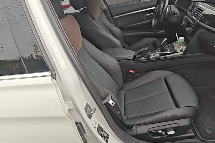 Used BMW 3 Series 2019 320Li M Luxury Package Right Front Seat