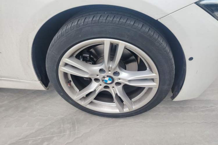 Used BMW 3 Series 2019 320Li M Sport Package Right Front Wheel Hub