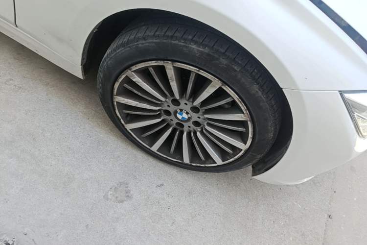 Used BMW 3 Series 2019 320Li Fashion Model Right Front Wheel Hub
