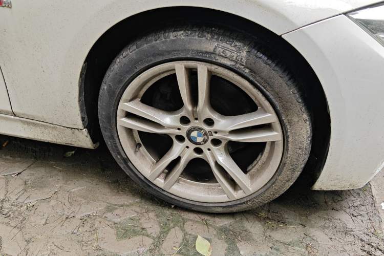 Used BMW 3 Series 2019 320Li M Sport Package Right Front Wheel Hub