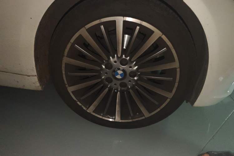Used BMW 3 Series 2019 320Li Fashion Model Right Front Wheel Hub