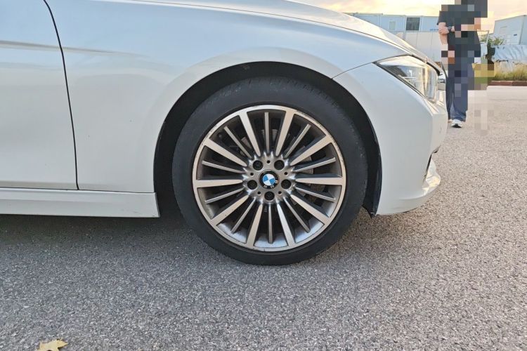 Used BMW 3 Series 2019 320Li Fashion Model Right Front Wheel Hub