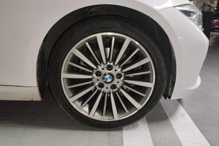 Used BMW 3 Series 2019 320Li Fashion Model Right Front Wheel Hub