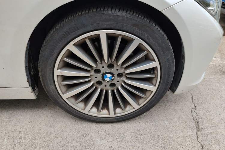 Used BMW 3 Series 2019 320Li Fashion Model Right Front Wheel Hub