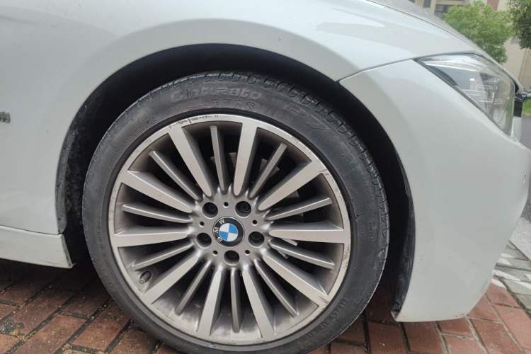 Used BMW 3 Series 2019 320Li Fashion Model Right Front Wheel Hub