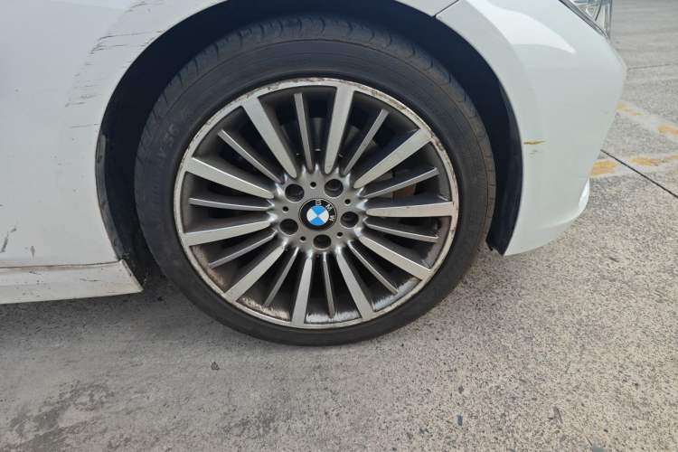 Used BMW 3 Series 2019 320Li Fashion Model Right Front Wheel Hub