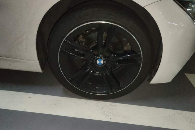 Used BMW 3 Series 2019 320Li M Sport Package Right Front Wheel Hub