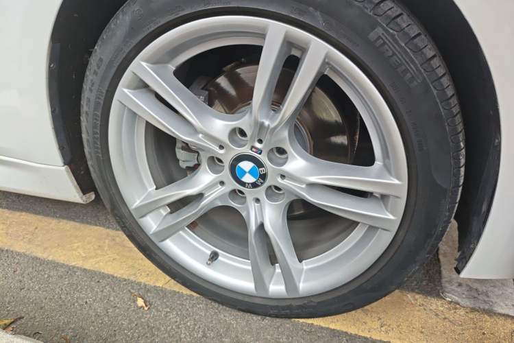 Used BMW 3 Series 2019 320Li M Sport Package Right Front Wheel Hub