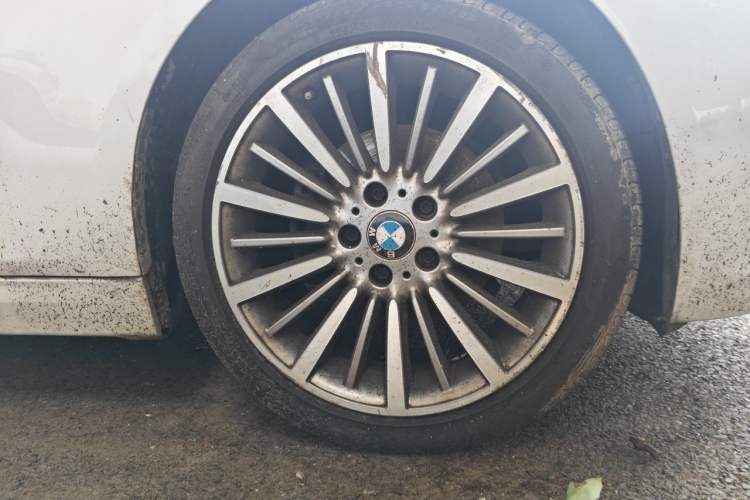 Used BMW 3 Series 2019 320Li Fashion Model Right Front Wheel Hub