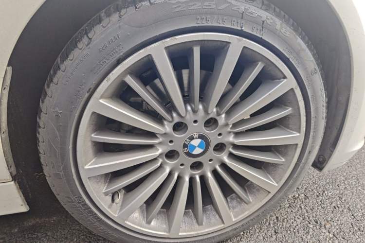 Used BMW 3 Series 2019 320Li Fashion Model Right Front Wheel Hub