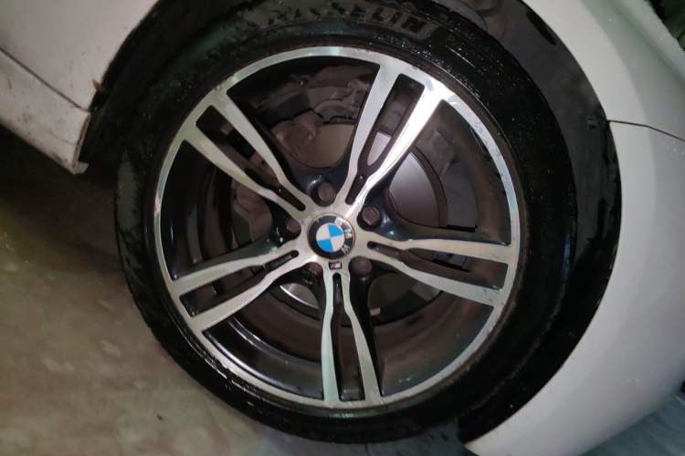 Used BMW 3 Series 2019 320i M Sport Package Right Front Wheel Hub